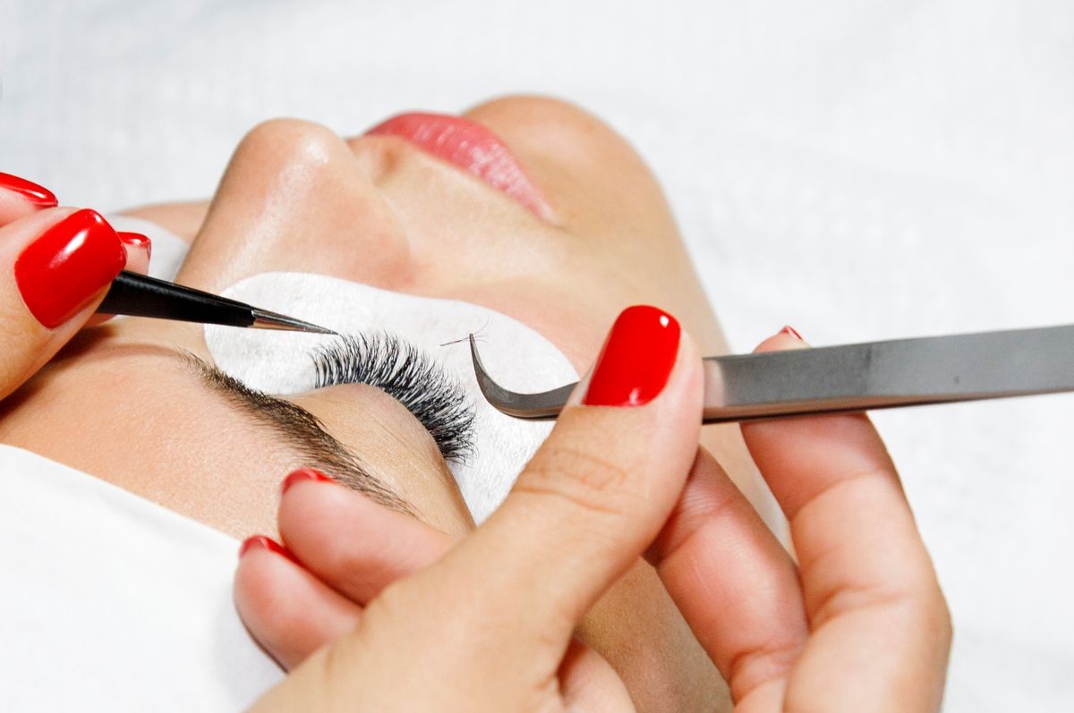 Eyelashes treatment 